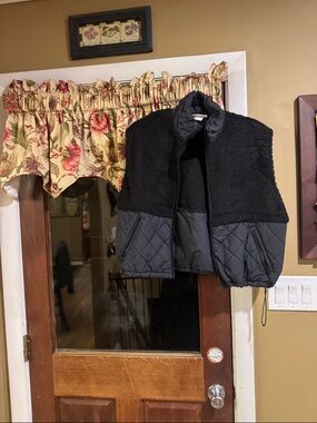 H&M Black Quilted & Sherpa Jacket